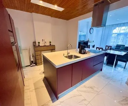 Maison 8 Personnes à - 4 Avec Terrasse Et Parking - 12 Min Tournai&12 Min Saint- Amand-les-eaux