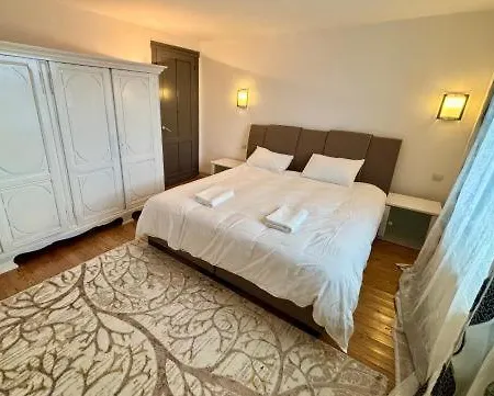 Holiday home Maison 8 Personnes A - 4 Avec Terrasse Et Parking - 12 Min Tournai & 12 Min Saint- Amand-les-eaux *