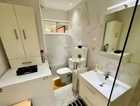 Maison 8 Personnes A - 4 Avec Terrasse Et Parking - 12 Min Tournai & 12 Min Saint- Amand-les-eaux * Brunehaut
